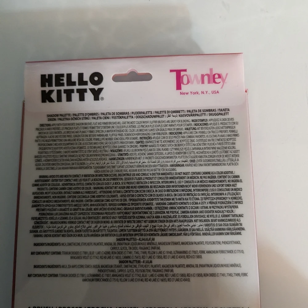 ~Hello Kitty Townley Eyeshadow Palette with Mirror Brush 8 Shades.